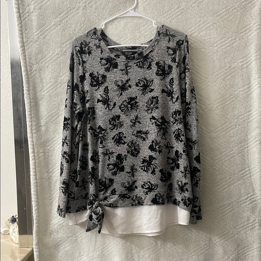 Simply Vera Vera Wang Gray Black 3/4 Sleeve Tie Front Blouse